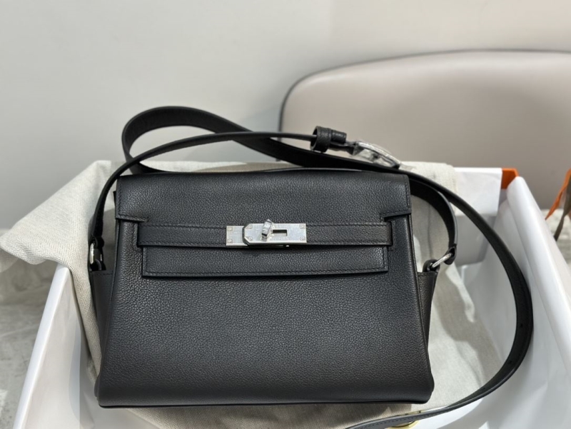 Hermes Kelly Messenger